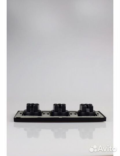 Розетки тройные с заземлением