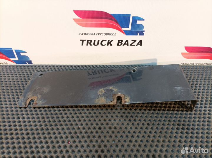 1697313 Кронштейн габарита левого Daf XF105