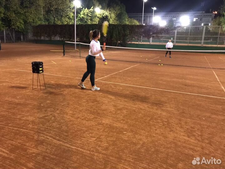 Тренер по большому теннису