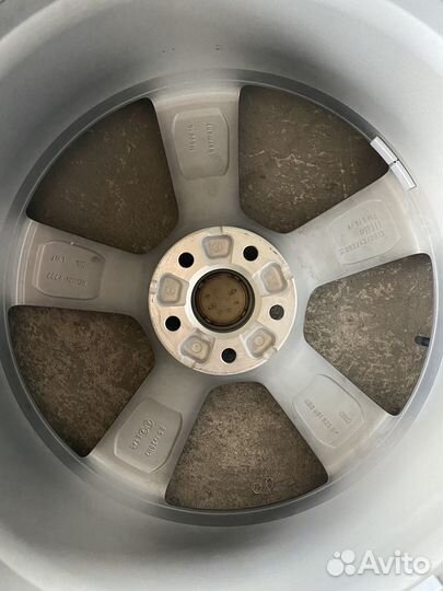 R20 Pirelli Ice Zero 255/35, PCD 5x112 DIA 66.6