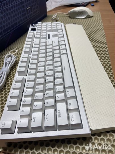 Игровая механическая клавиатура и мышь