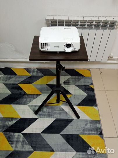 Стойка под проектор подставка