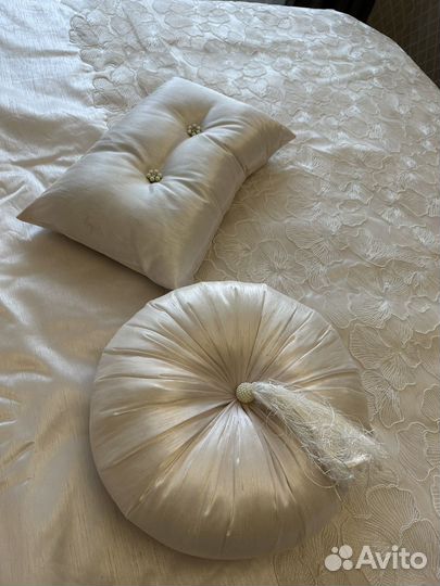 Продаю покрывало с наволочками