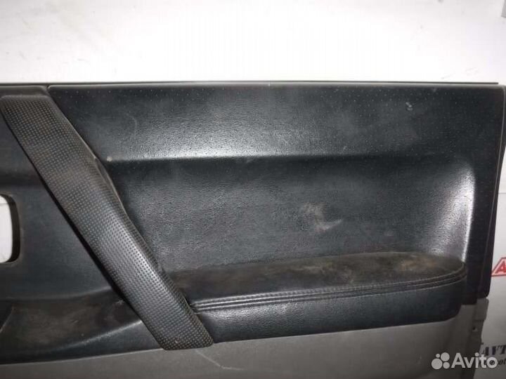 Обшивка двери передняя правая Mitsubishi Pajero 3