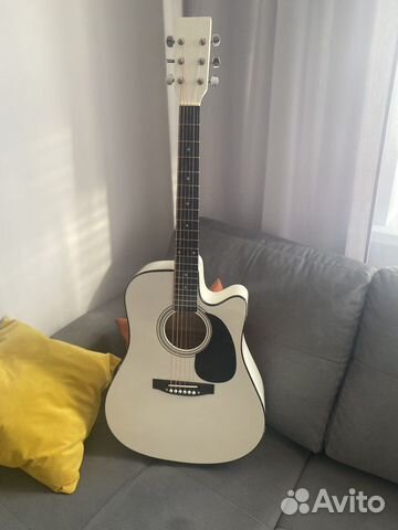 Акустическая гитара