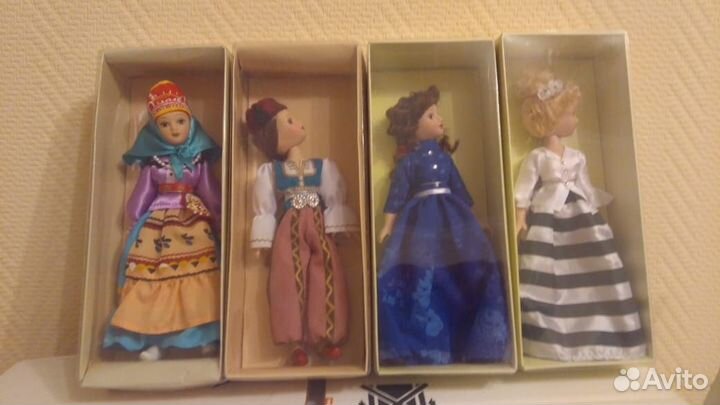 Фарфоровые куклы