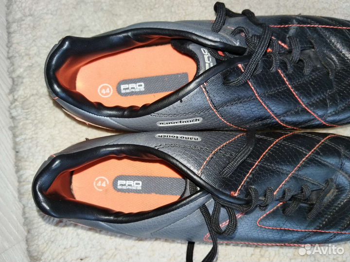 Футбольные шиповки- бутсы и р.43-44