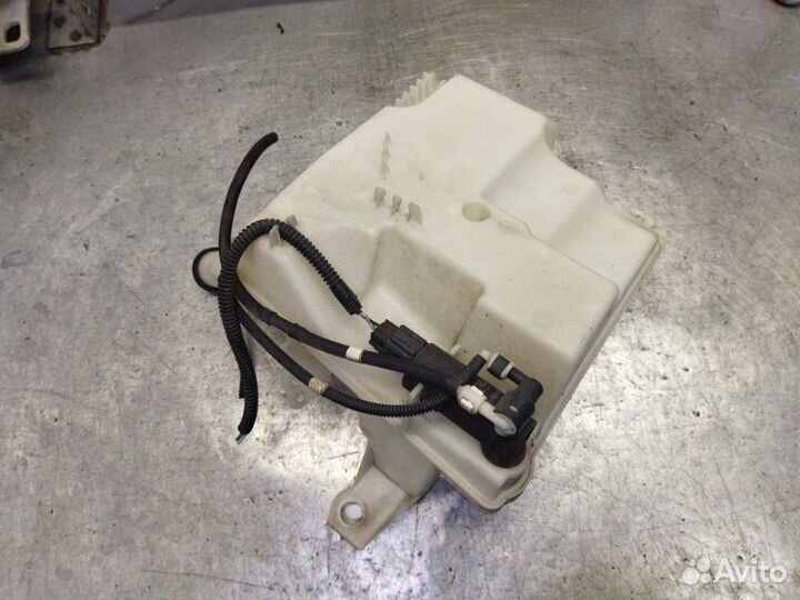 Бачок омывателя лобового стекла Ford Focus 3