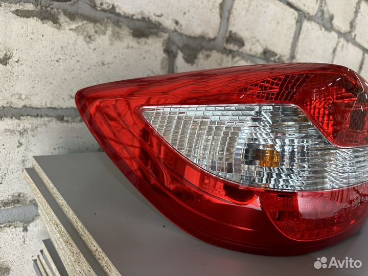 Задние фары на гранту лифтбэк