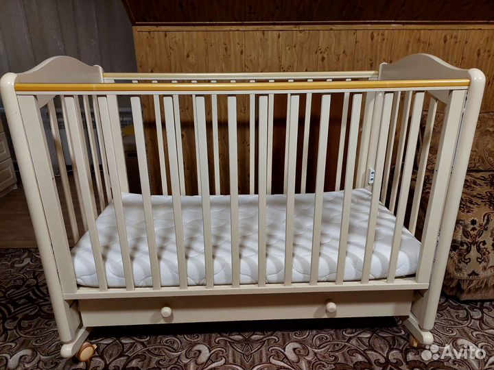 Детская кроватка Gandylyan