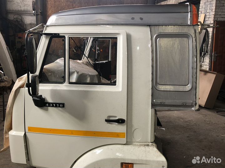 Сборщик кабин, маляр, жестянщик