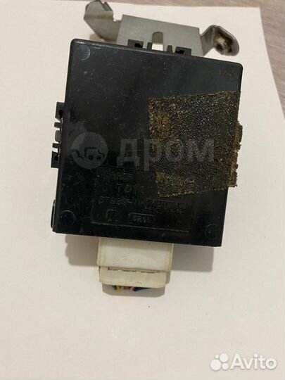 Блок управления зеркалами Toyota 8798912030