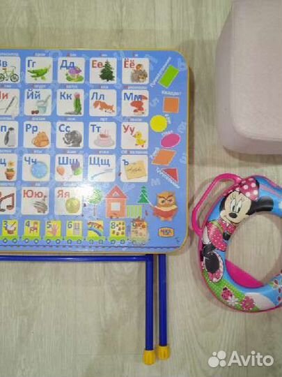 Детский стол + стул + накладка на унитаз + плед