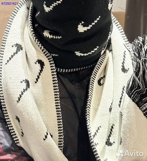 Шарф Nike Swoosh