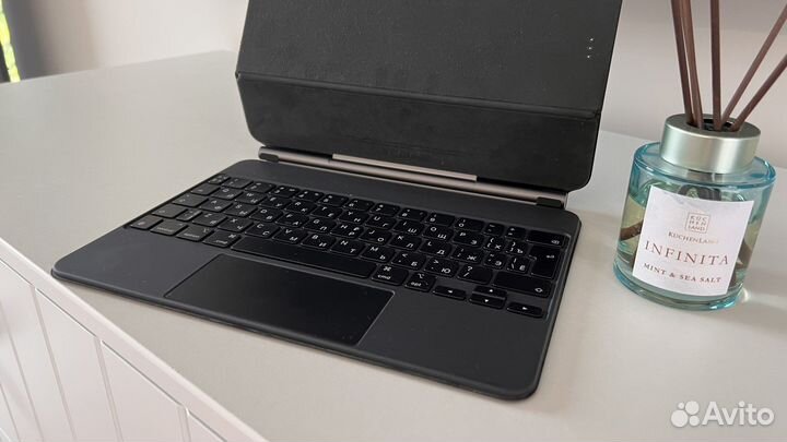 Клавиатура Apple Magic Keyboard для iPad pro 11