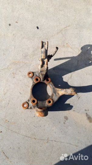 Кулак поворотный передний правый Toyota Corolla