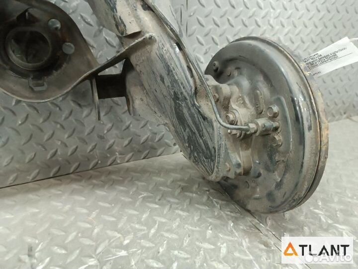 Балка со ступицами задний honda FIT