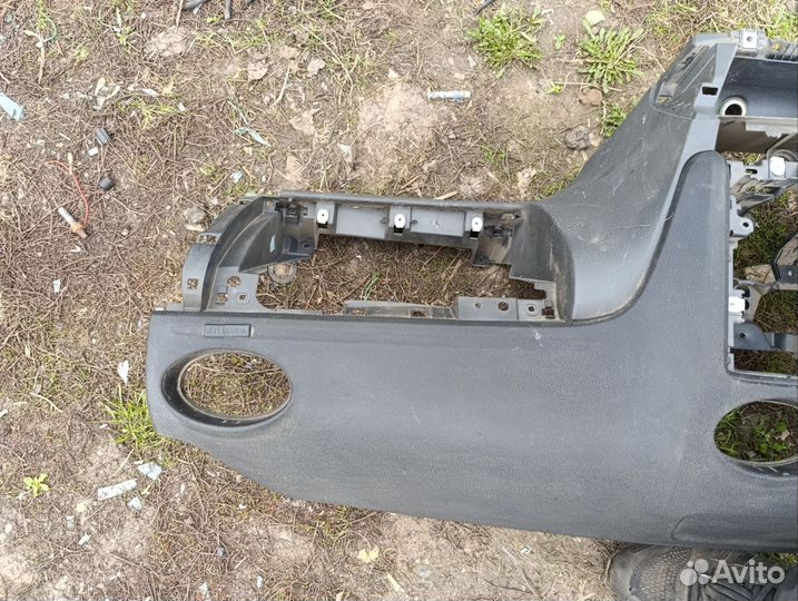 Ford focus 2 дорест торпедо без подушки