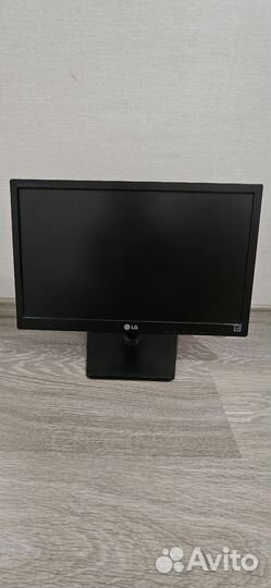 Монитор LG flatron e1942