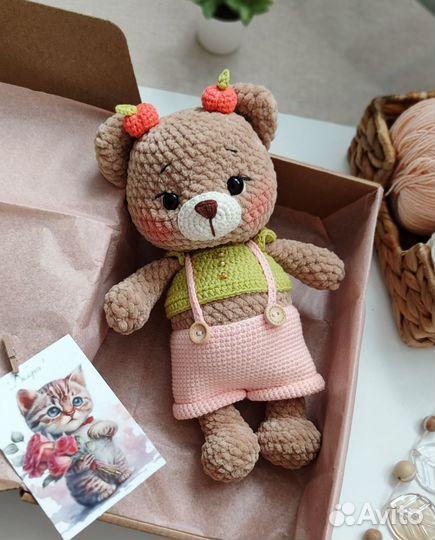 Вязаный плюшевый мишка