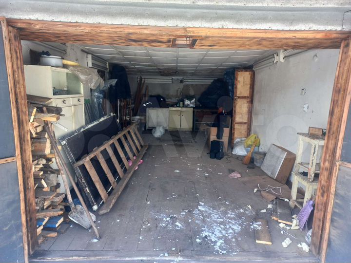 Гараж, > 30 м²