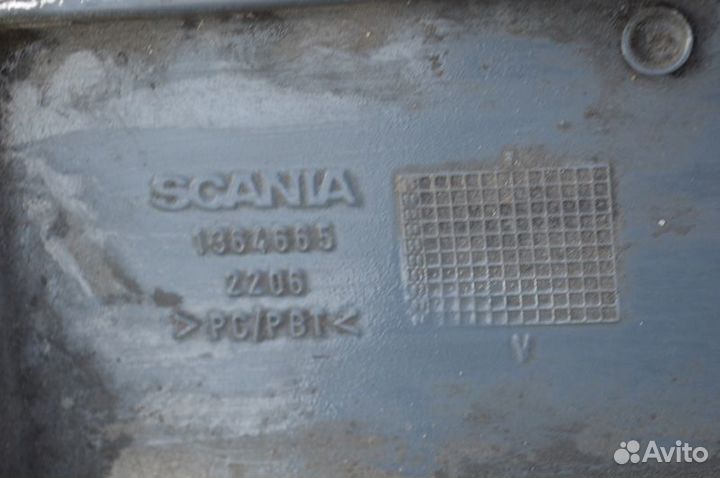 Вставка между кабиной и крылом (локер), задняя лев