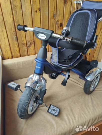 Трехколесный велосипед с ручкой capella