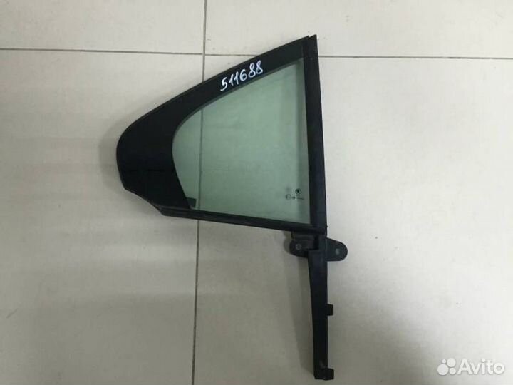 Стекло двери задней правой форточка Skoda Rapid 20