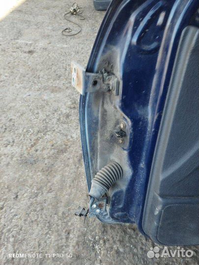 Дверь передняя правая Volkswagen Polo 3 6KV2 1998