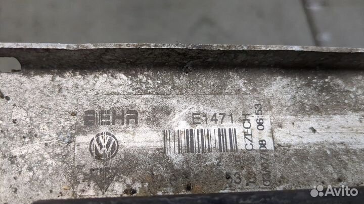 Радиатор охлаждения двигателя Volkswagen Touareg