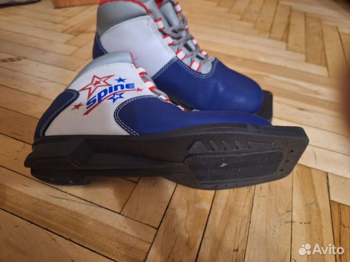 Лыжные ботинки spine