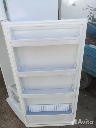 Продаю холодильник индезит