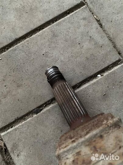 Полуось передняя правая VW Passat B4