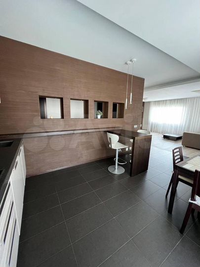 2-к. квартира, 82 м², 9/10 эт.