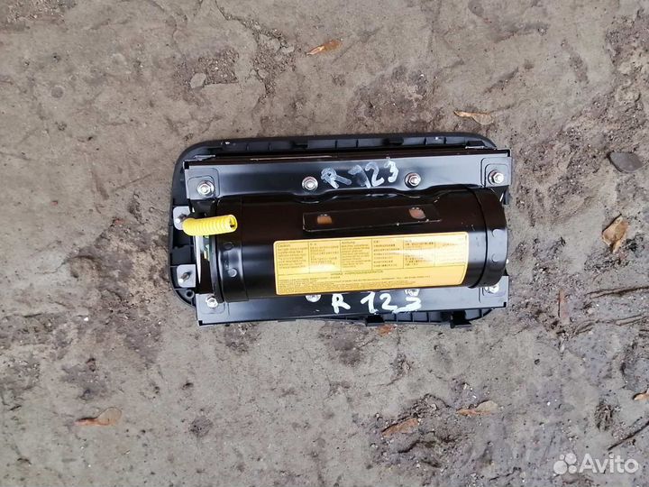 Подушка безопасности пассажира Киа Рио 2