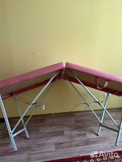 Продам Массажеая кушетка в хорошем состоянии