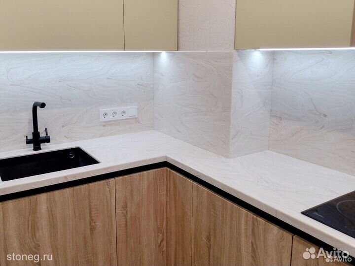 Столешница со стеновыми из иск камня м2
