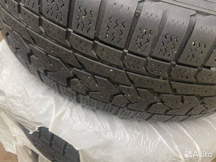 Kumho 792 225/60 R18