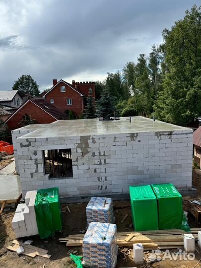 Бригада строителей