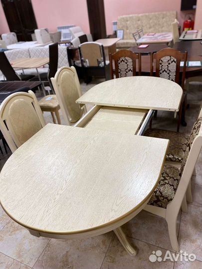 Кухонный стол