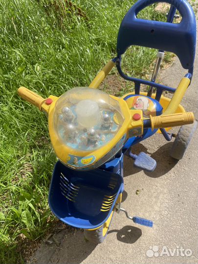 Детский велосипед с ручкой