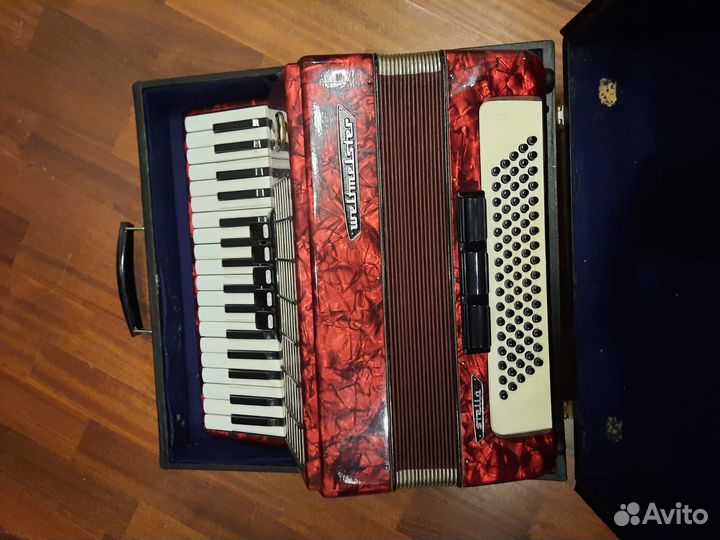 Продается аккордеон Weltmeister Stella 3/4