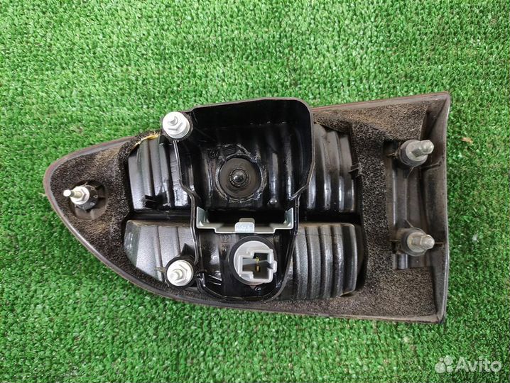 Фонарь задний внутренний левый Subaru Tribeca WX