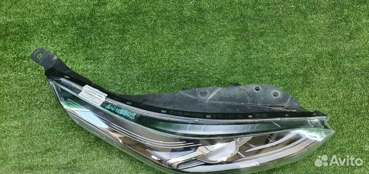 Фара правая Kia Ceed