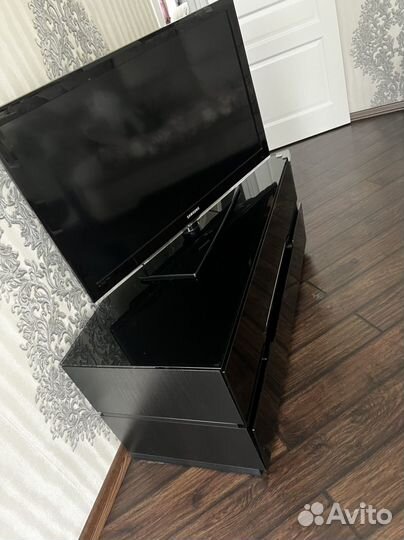 Тумба под телевизор