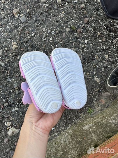 Обувь для девочки летняя