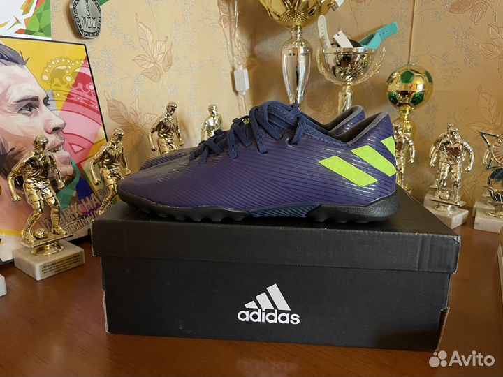 Футбольные бутсы-сороконожки оригинальные adidas