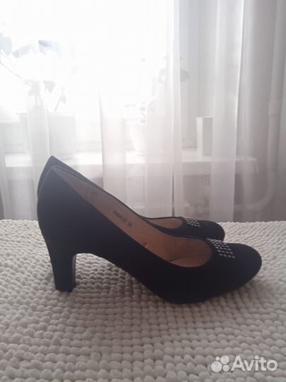 Обувь женская 38 размер