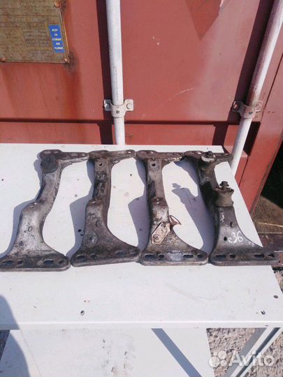 Бмв Е36 траверса МКПП, вертолёт