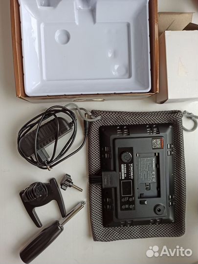 Осветитель Yongnuo YN-300 AIR с адаптером к нему